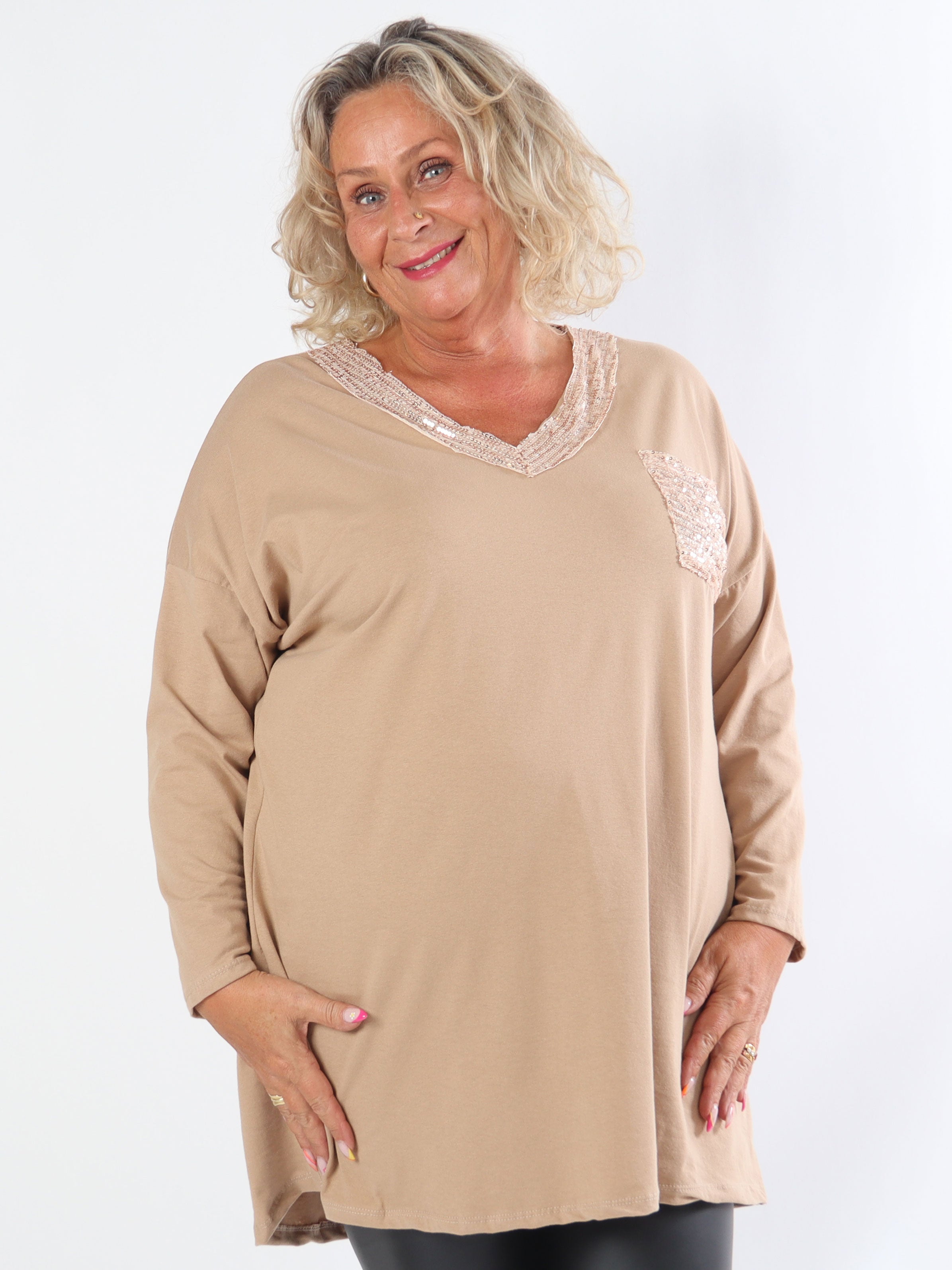 Jasmine - Blød plus size tunika i bomuld med pailletter